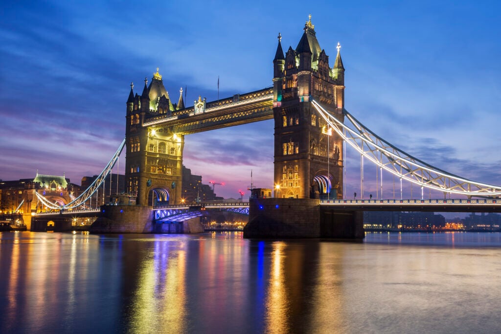 Tower Bridge Londyn - Happy Tours - Wycieczki po UK i nie tylko, Spacery tematyczne