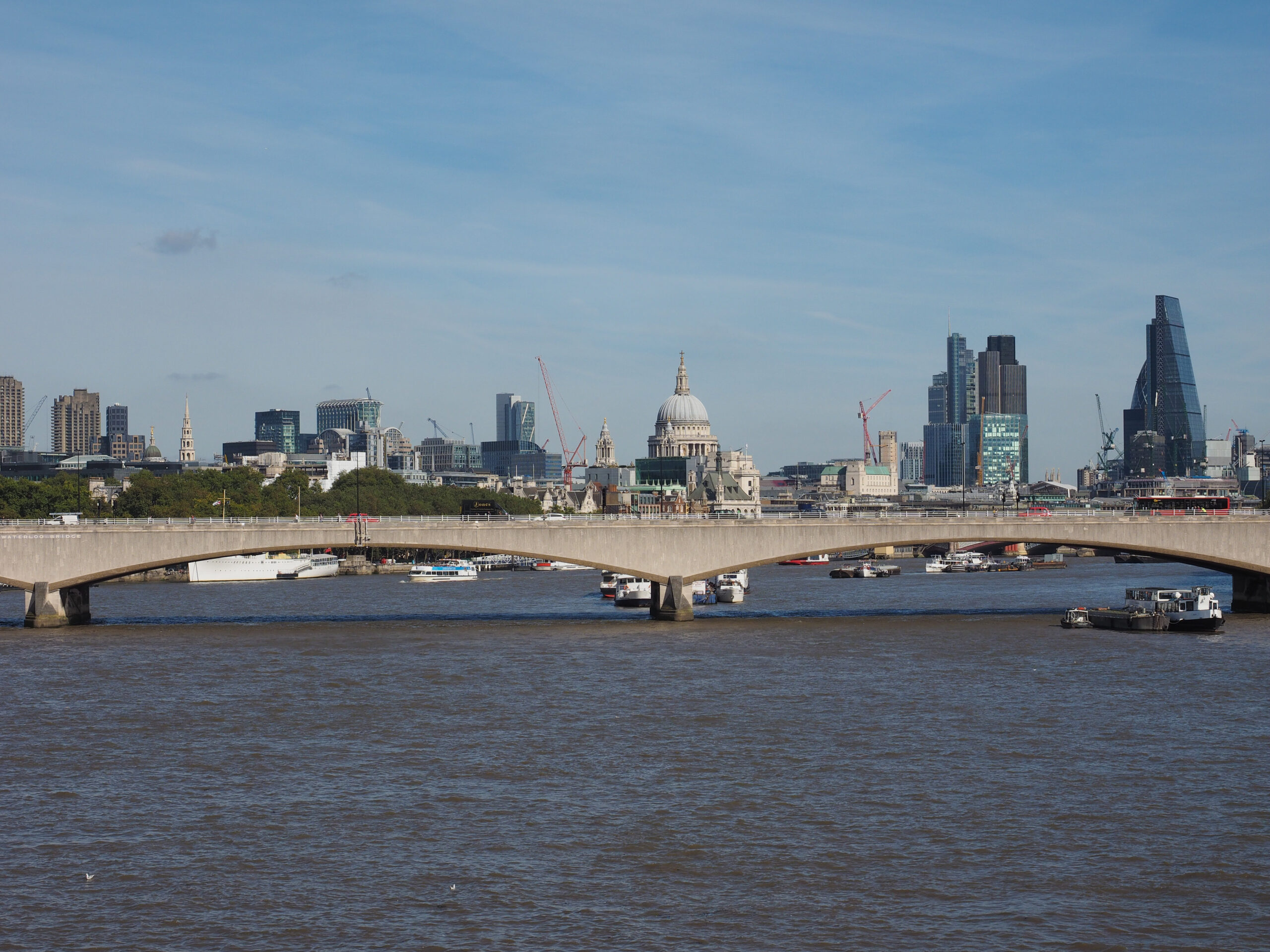Waterloo Bridge Londyn - Happy Tours - Wycieczki po UK, spacery tematyczne